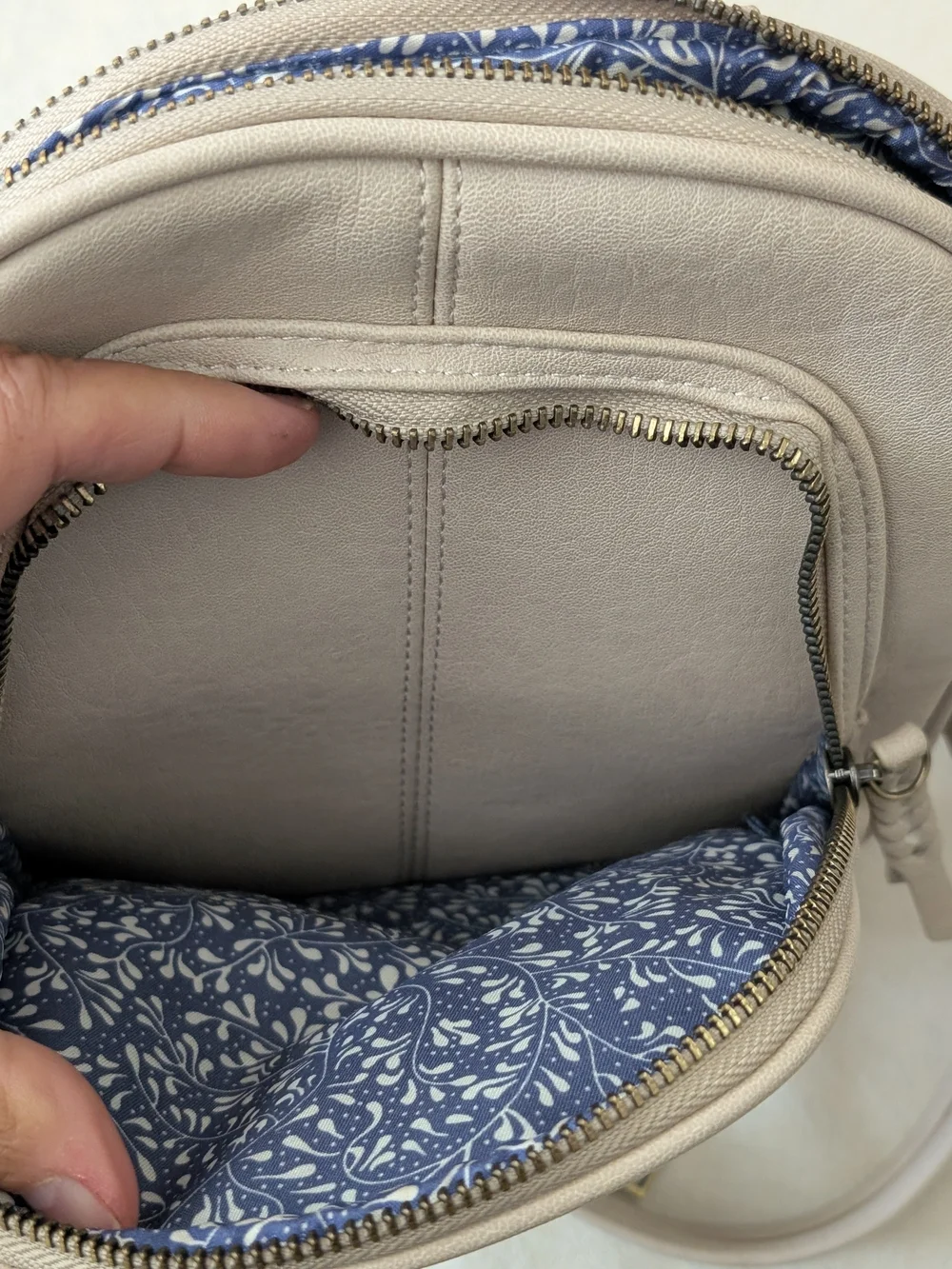 Antik Kraft Beige Small Backpack Purse Zip Closure Floral Lined Pockets